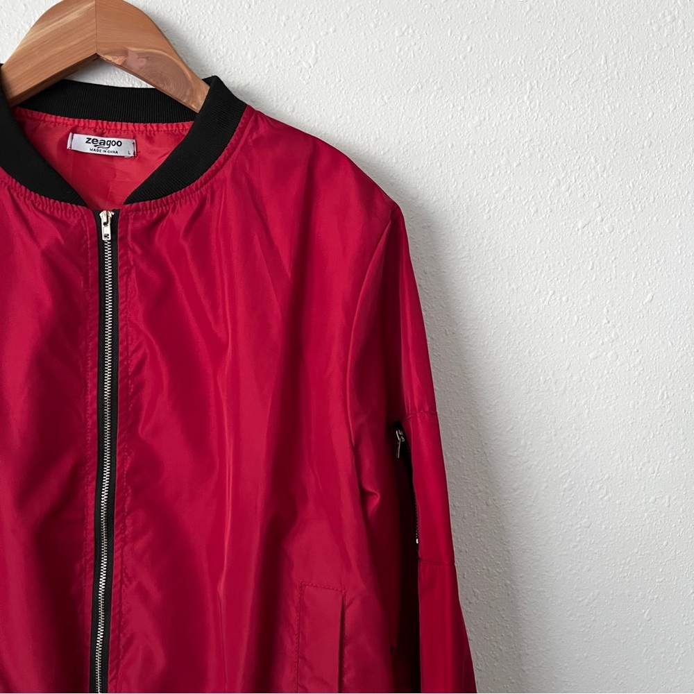 Women’s Red Windbreaker Bomber Jacket Size Medium - Picture 3 of 5